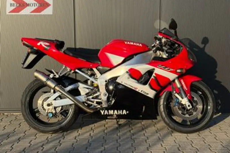 Yamaha YZF-R1 (2000)