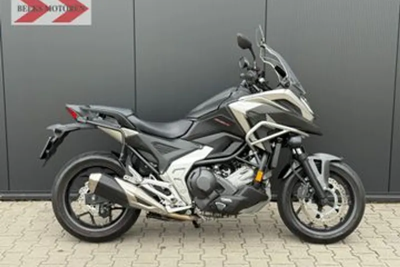 Honda NC750X (2022)