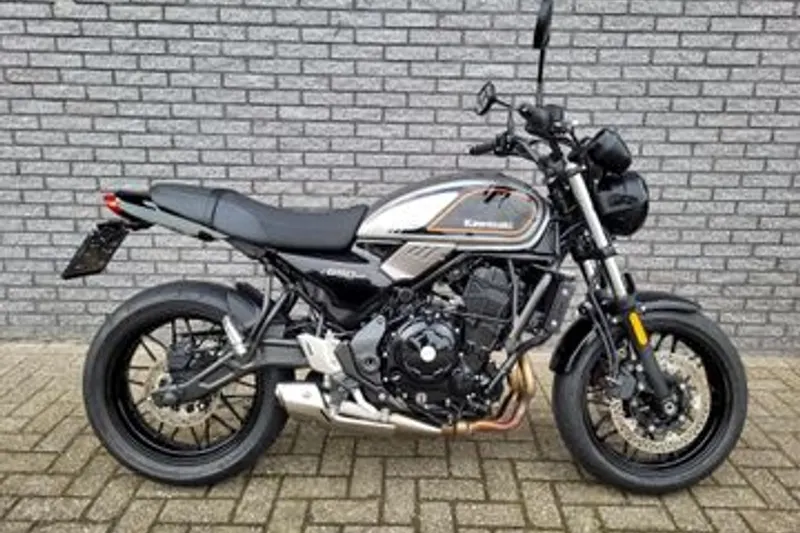 Kawasaki Z650RS (2022)