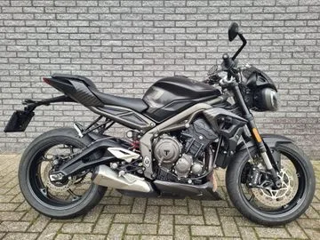 TRIUMPH STREET TRIPLE R (2022) — foto 1