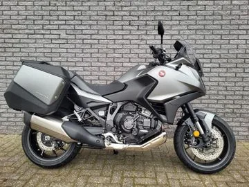 Honda NT 1100 DCT (2024) — foto 1