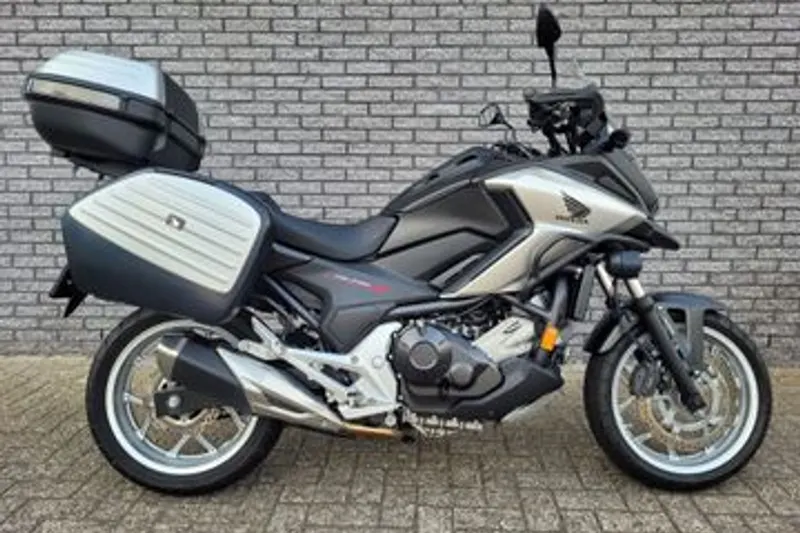 Honda NC750X (2017)