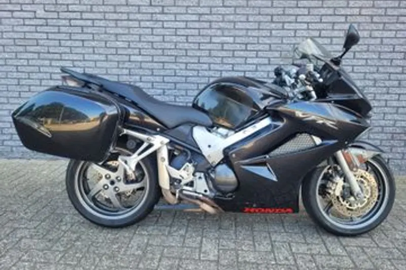 Honda VFR800 (2006)