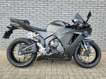Honda CBR600R3 (2025) — foto 1