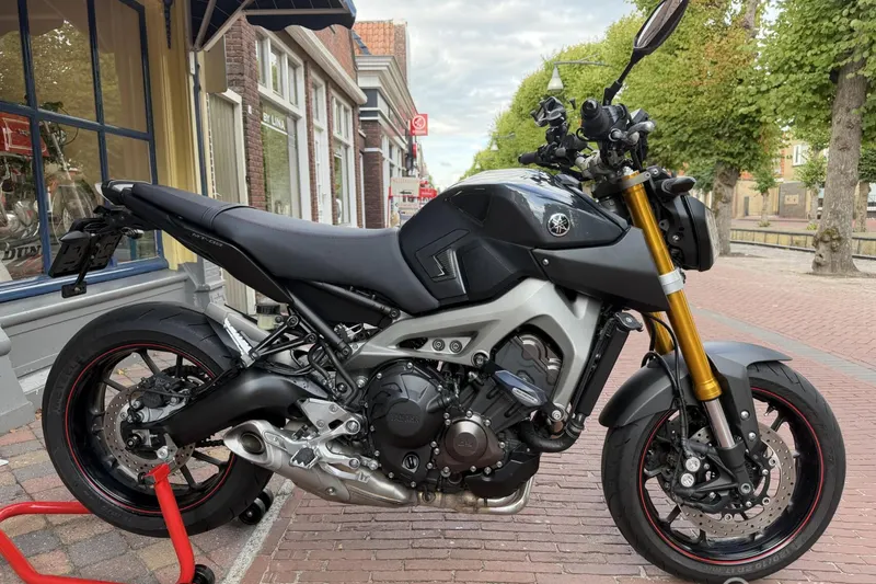 Yamaha MT-09 (2015)