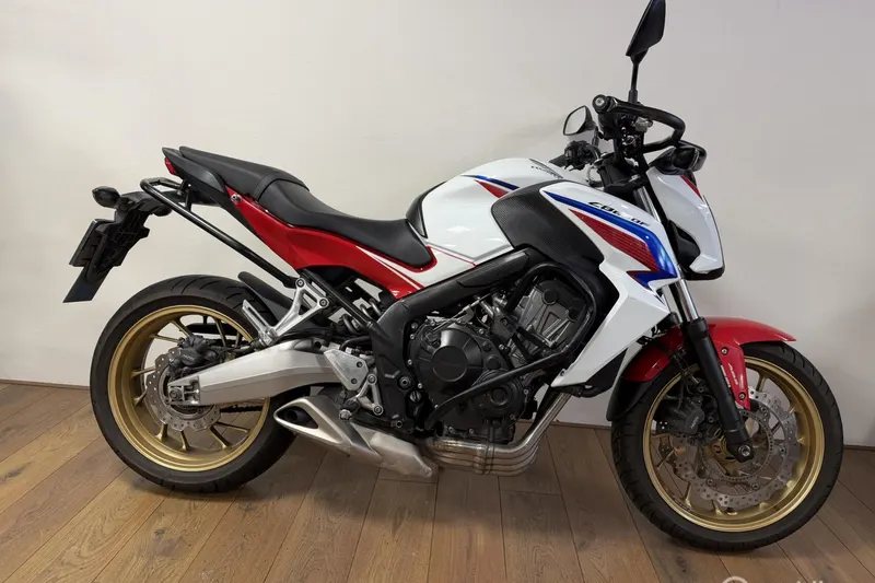 Honda CB650F (2015)