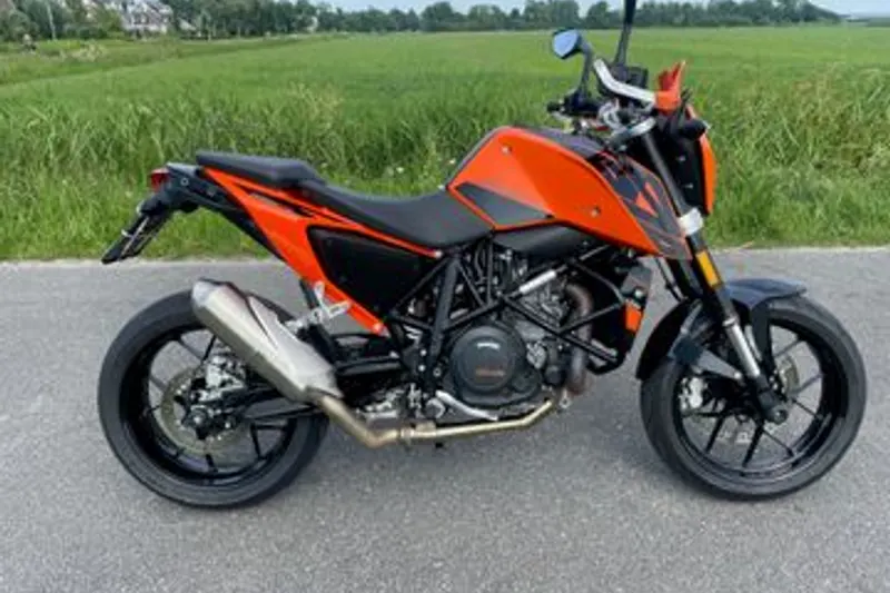 KTM 690 Duke (2016)
