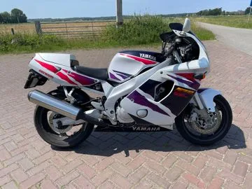 Yamaha FZR 600 R (1995) — foto 1