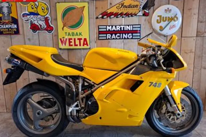 DUCATI 748 BIPOSTO (2000)