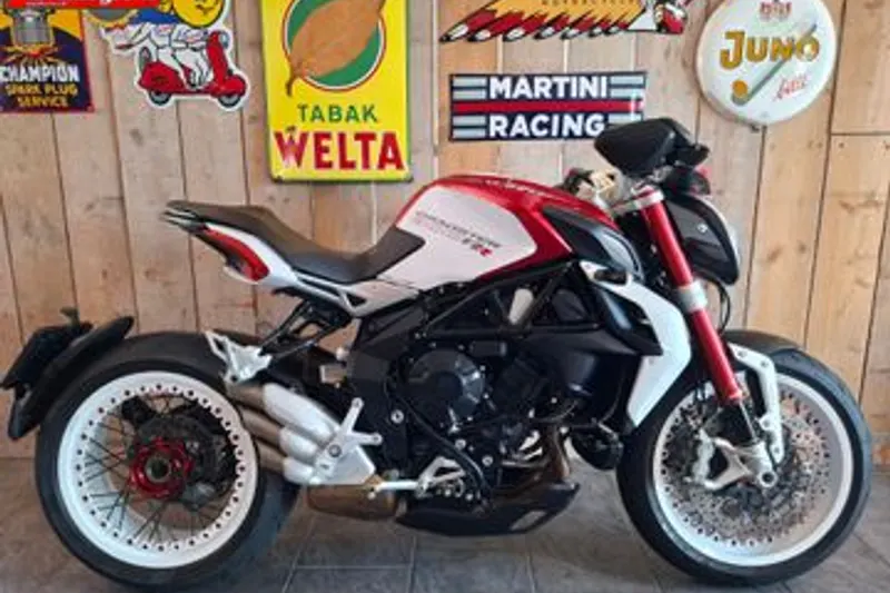 MV AGUSTA BRUTALE 800 DRAGSTER RR (2015)