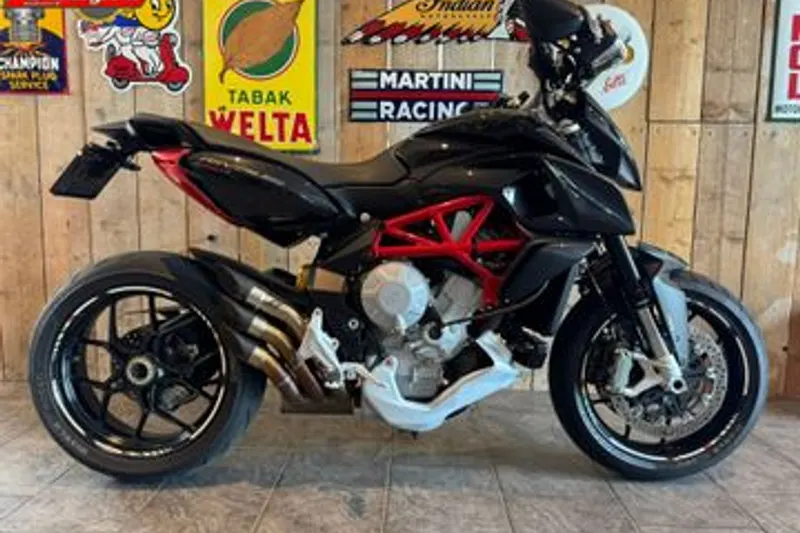 MV AGUSTA RIVALE 800 (2017)