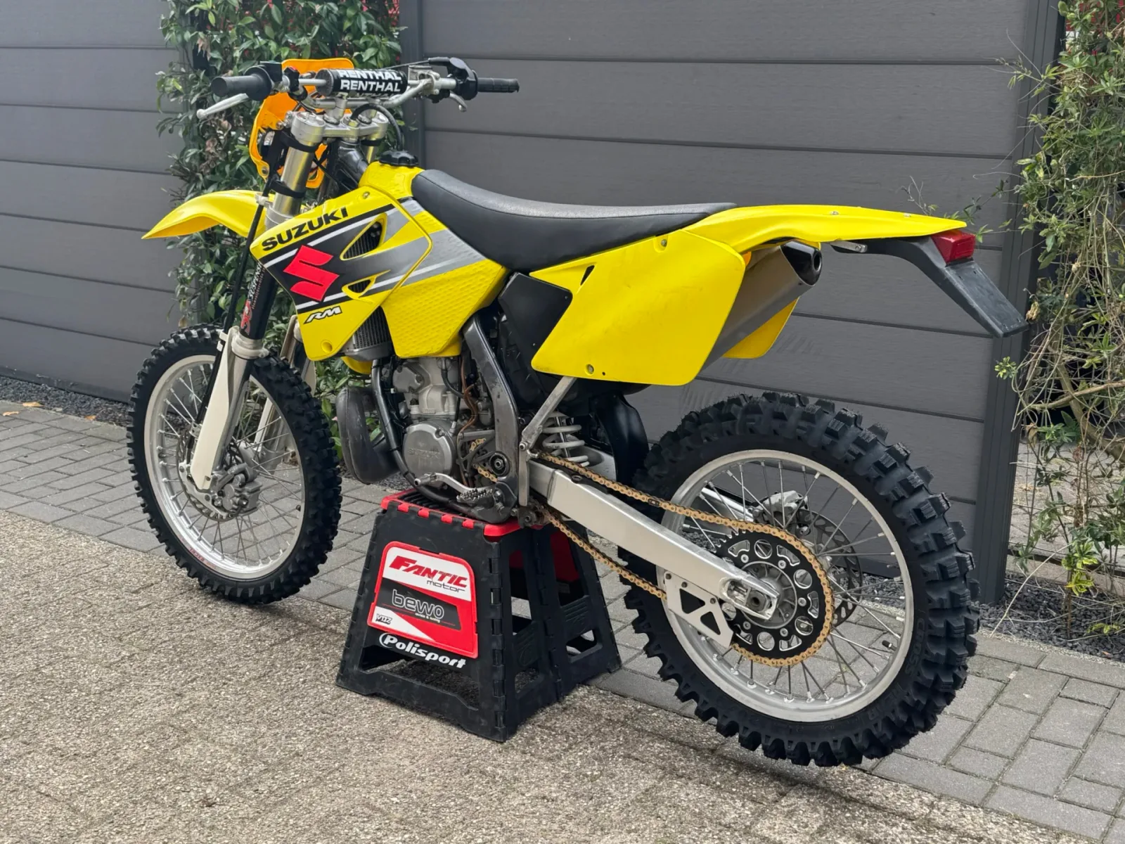 Suzuki RM 250 (2002) — foto 1