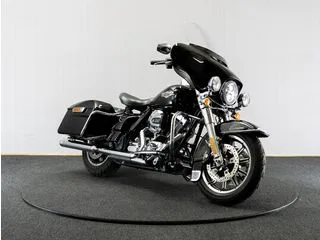 Harley-Davidson Electra Glide (2015) — foto 1
