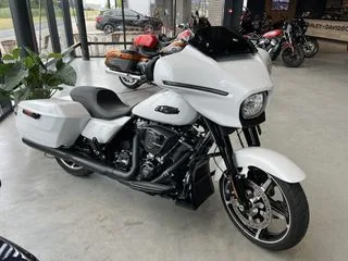 Harley-Davidson Street Glide (2024) — foto 1