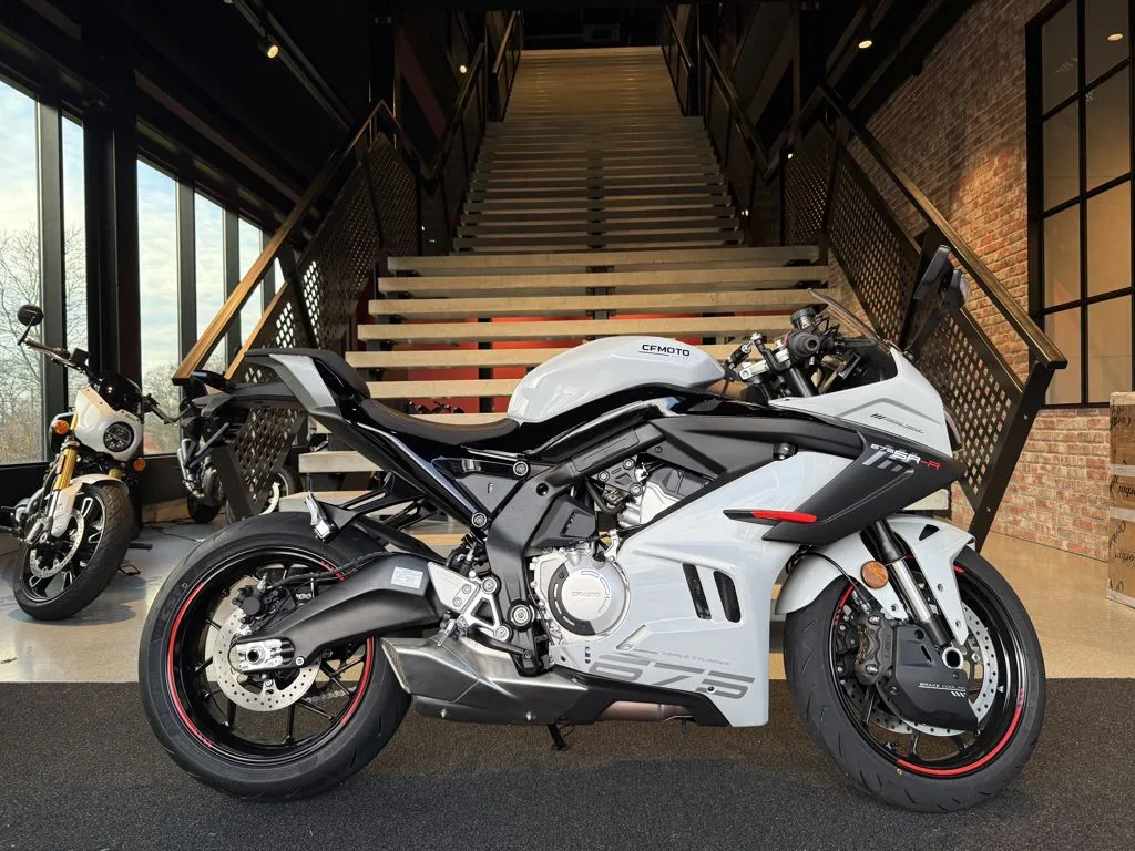 CFMoto 675sr (2026) — foto 1