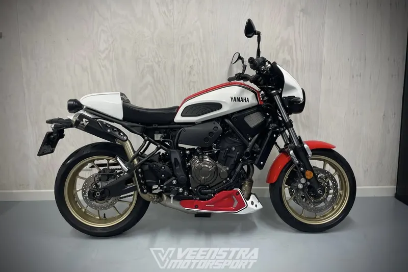 YAMAHA XSR 700 ABS (2022) AKRAPOVIC (2022)