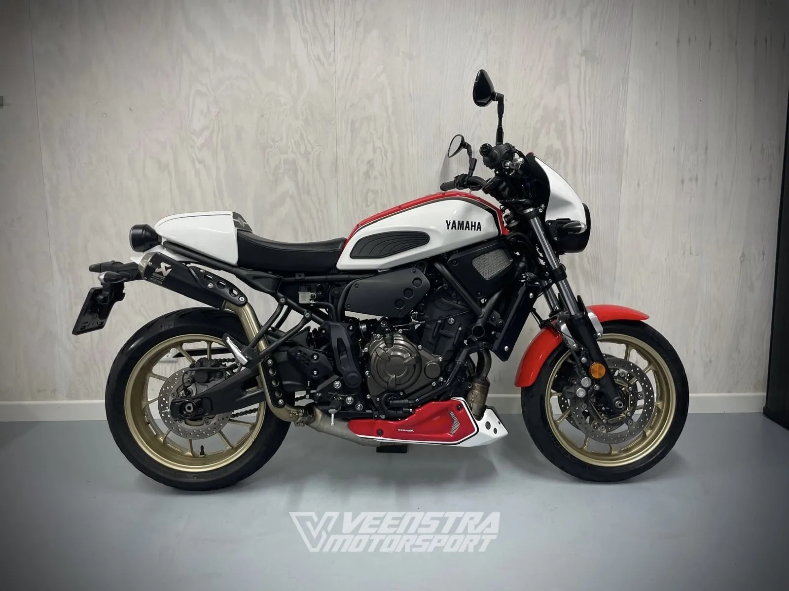 YAMAHA XSR 700 ABS (2022) AKRAPOVIC (2022) — foto 1