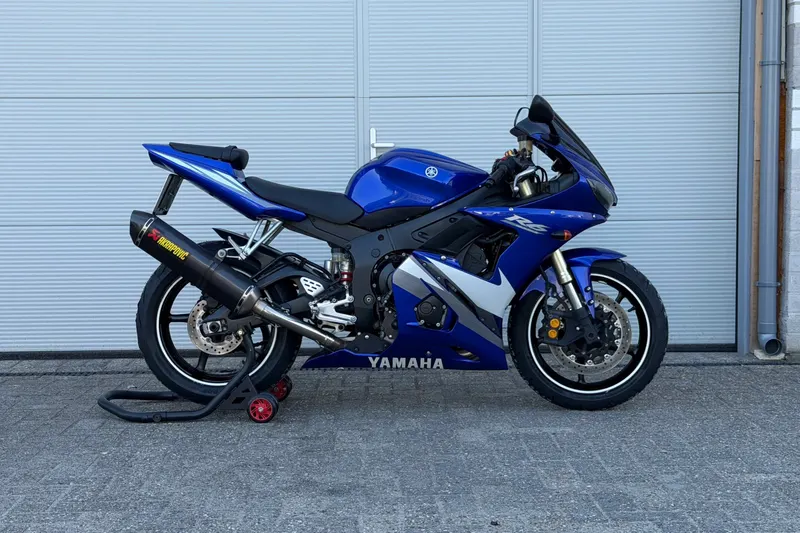 Yamaha R6 (2005)