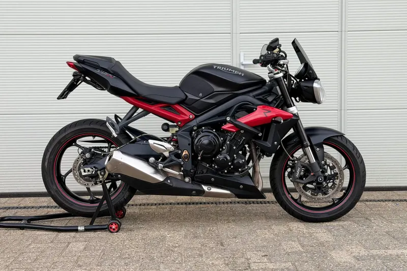 Triumph Street Triple 675 (2015)