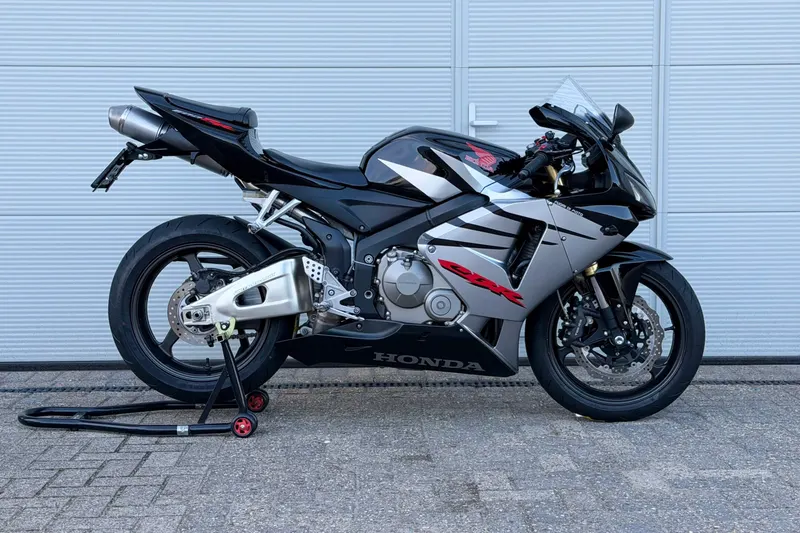 Honda CBR600RR (2005)