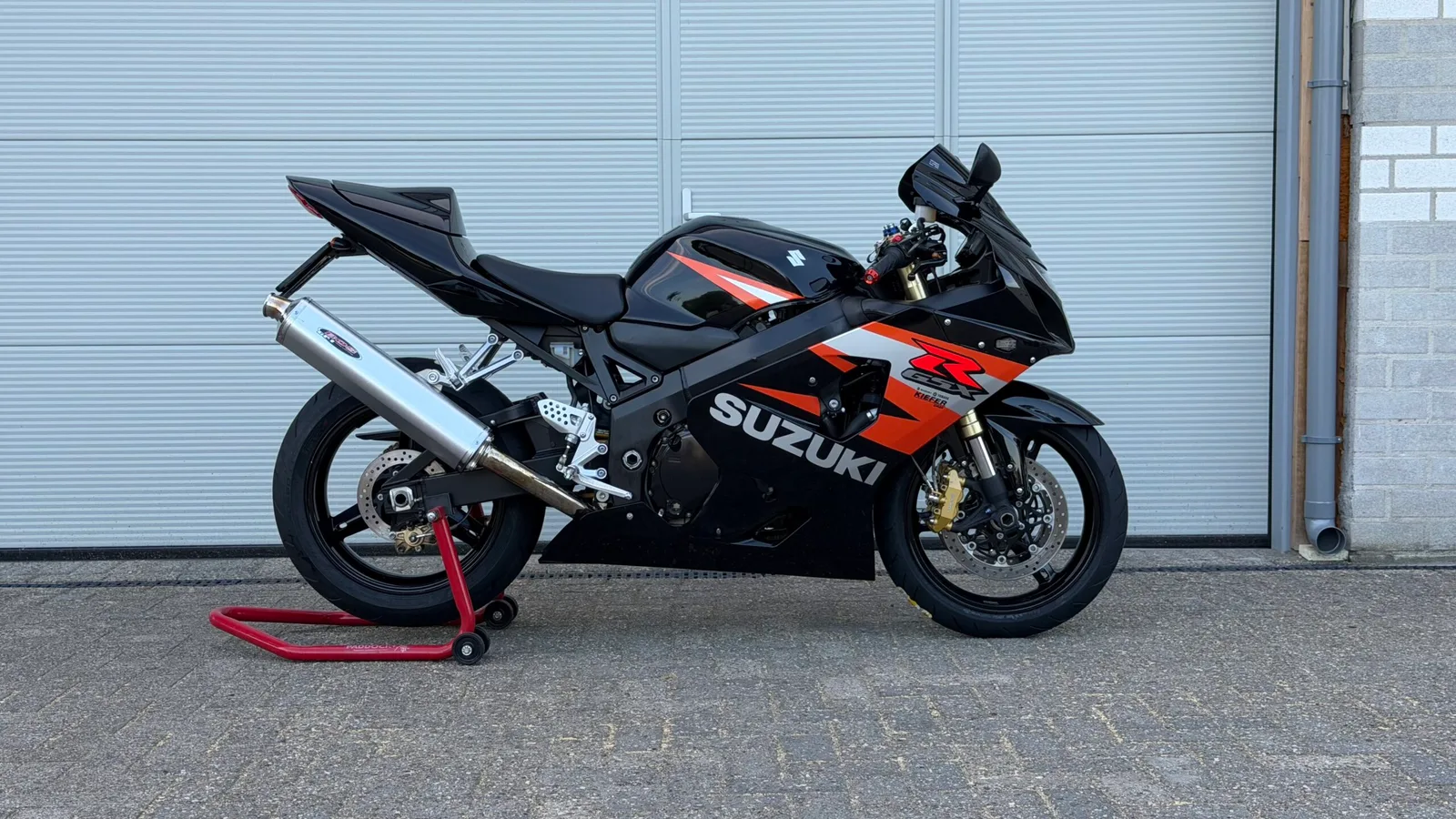 Suzuki GSX-R (2005) — foto 1