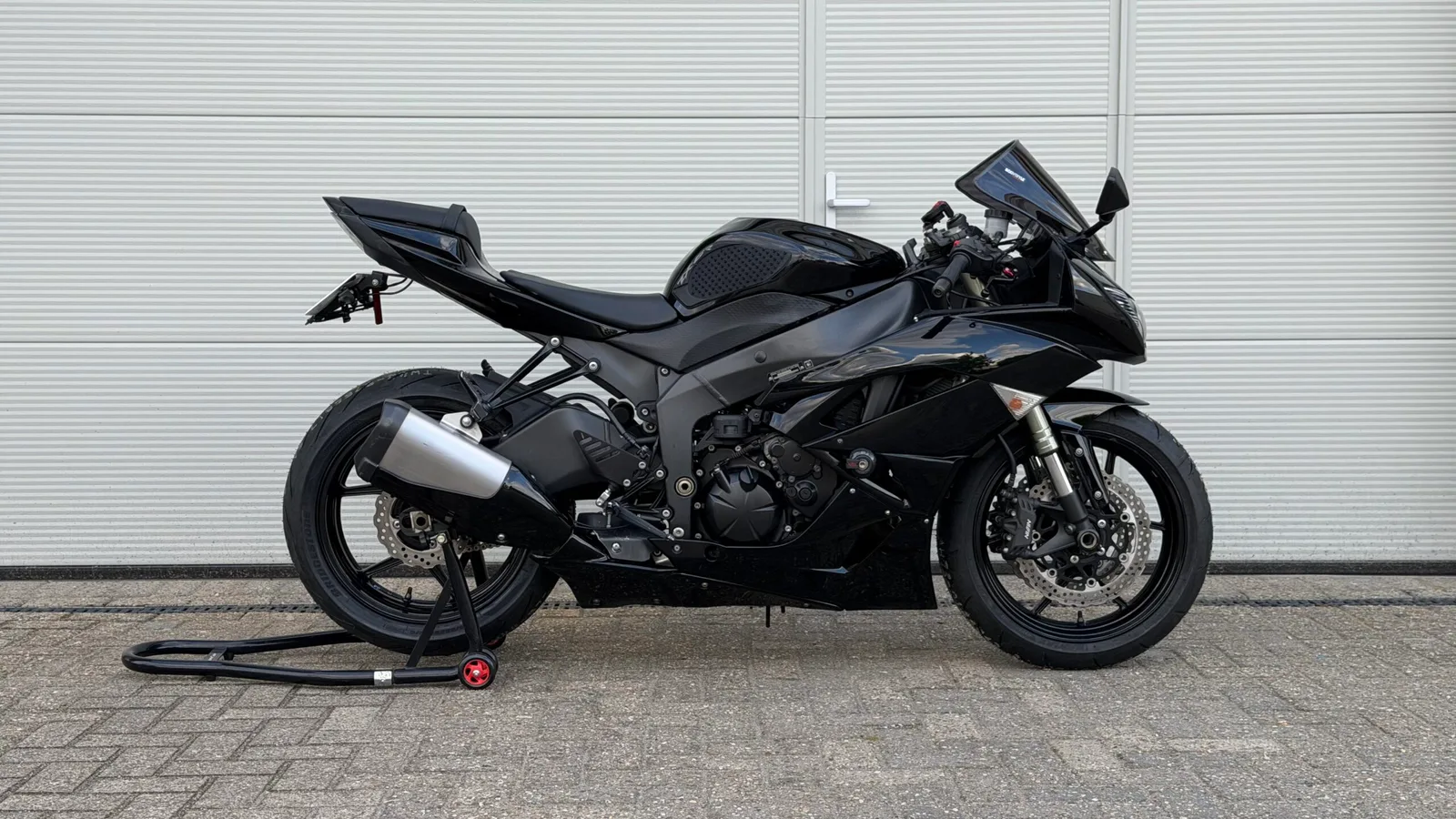 Kawasaki ZX-6R (2010) — foto 1