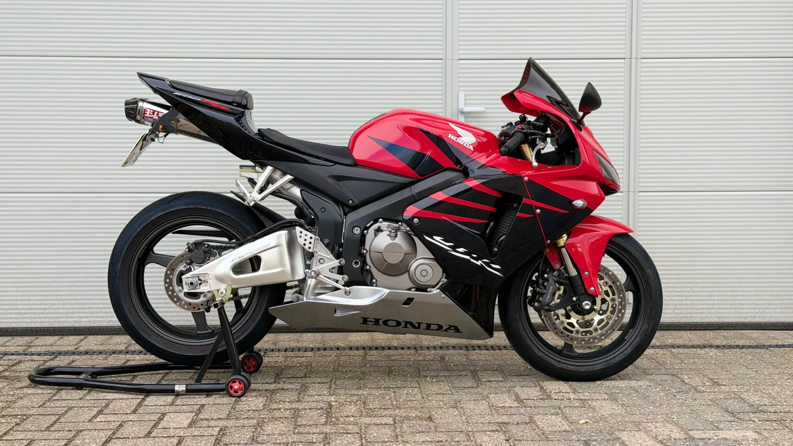 Honda CBR600RR (2007) — foto 1