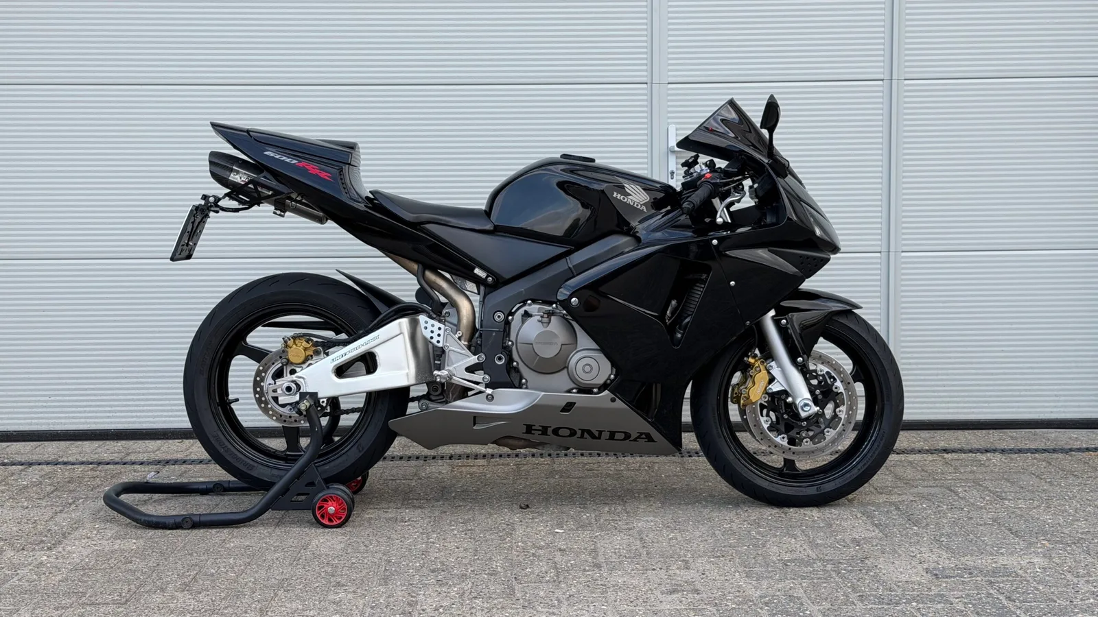 Honda CBR600RR (2016) — foto 1