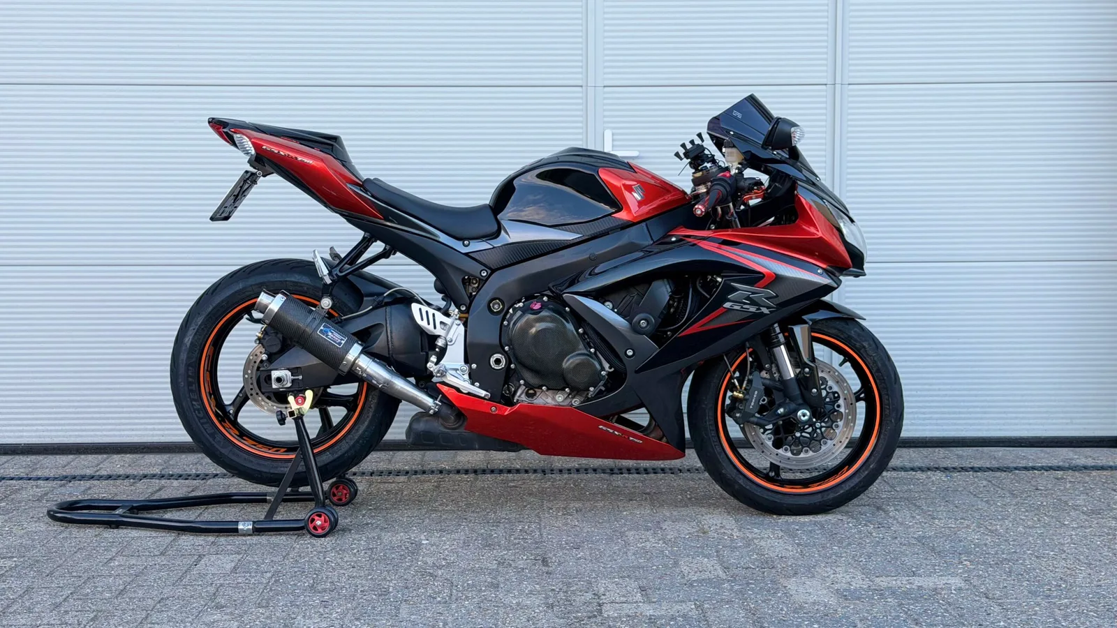 Suzuki GSX-R750 (2009) — foto 1