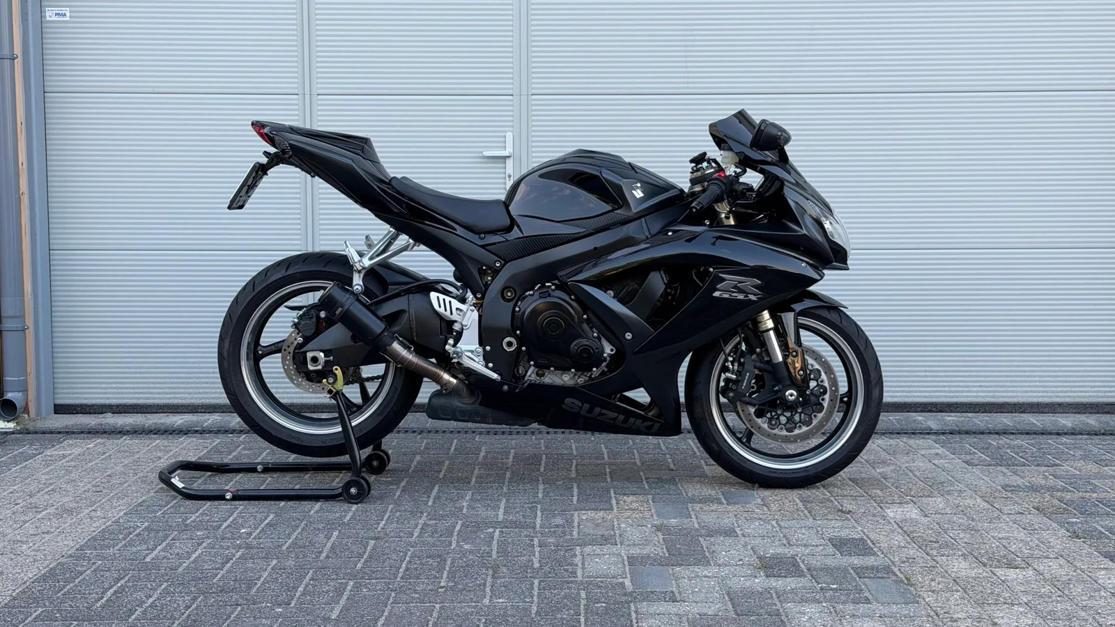 Suzuki GSX-R (2009) — foto 1