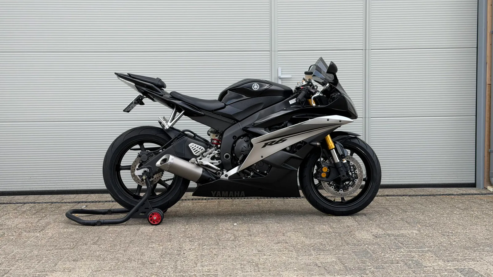 Yamaha R6 (2006) — foto 1