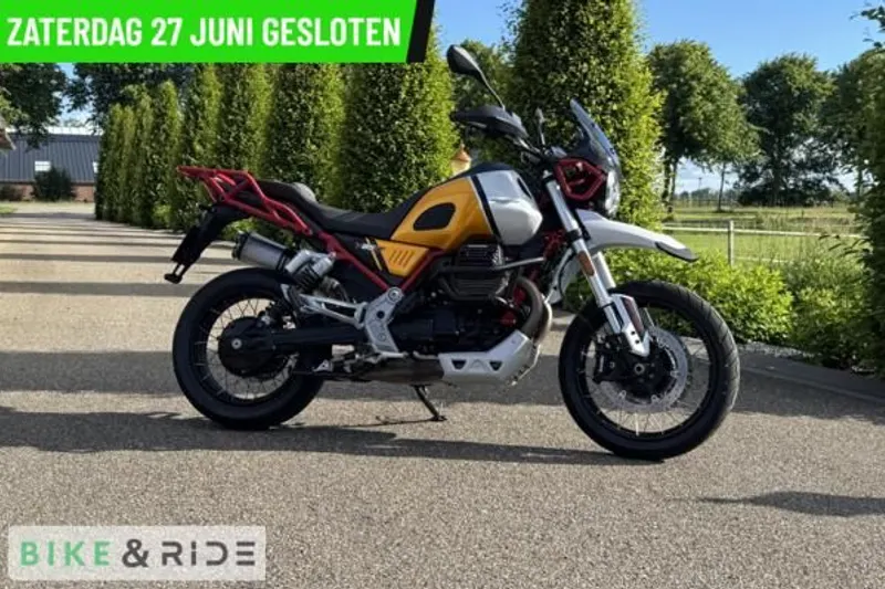 Moto Guzzi V85 TT (2022)