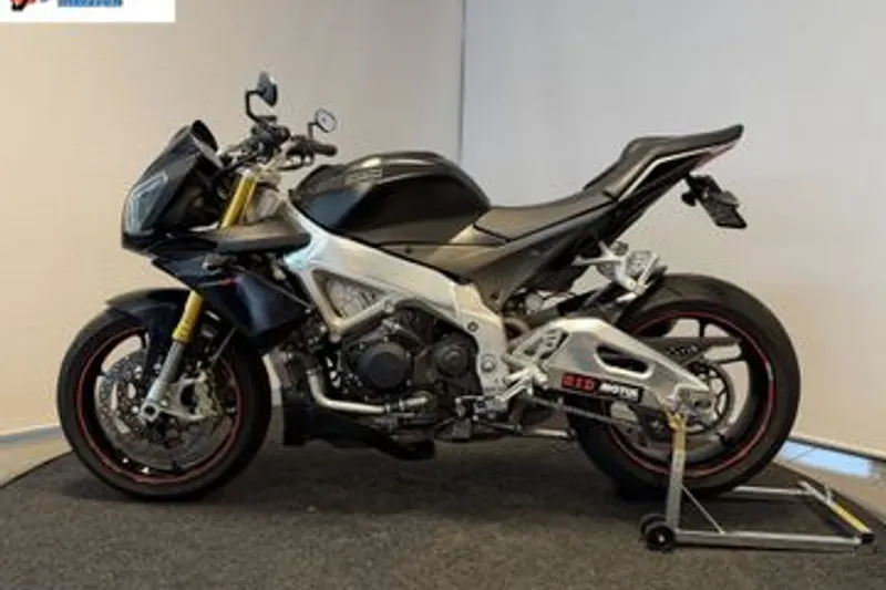 APRILIA TOUNO (2011)