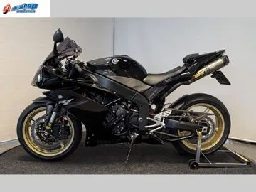 Yamaha YZF-R1 (2008) — foto 1