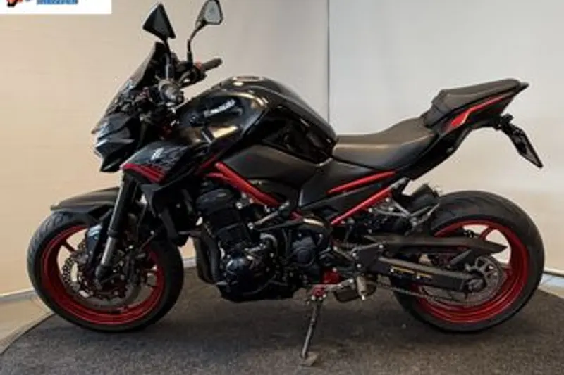 KAWASAKI Z900 (2021)