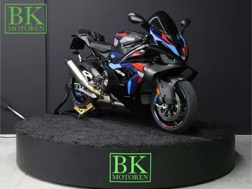 BMW M 1000 RR (2026) — foto 1