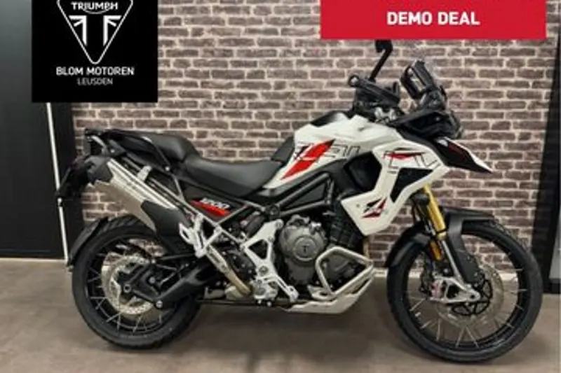 Triumph Tiger 1200 Desert Edition Crystal White (2026)