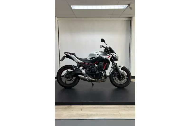 Kawasaki Z650 (2022)