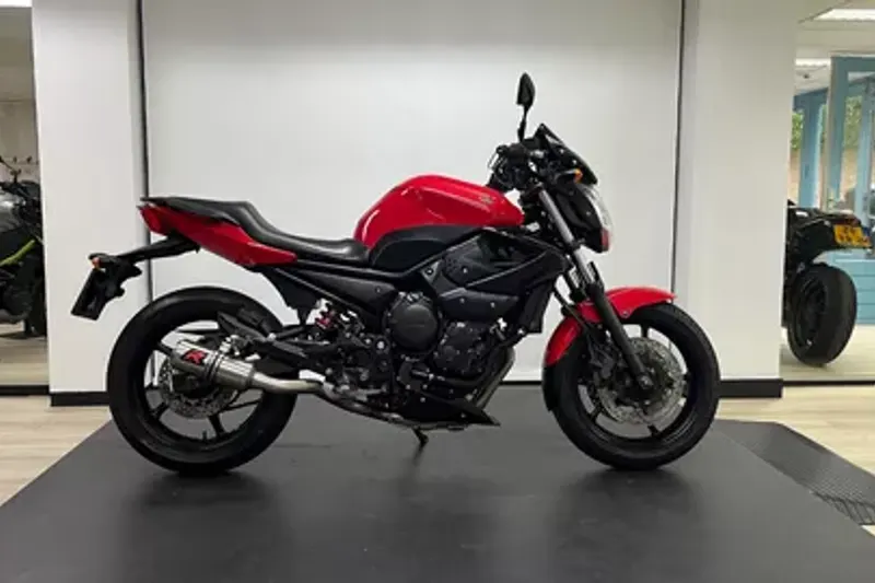 Yamaha XJ6 (2012)