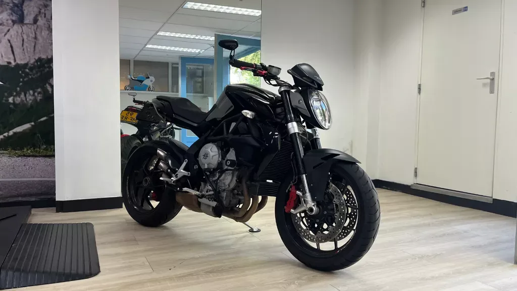 MV Agusta Brutale 675 (2012) — foto 1