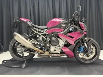 BMW M 1000 R (2025) — foto 1