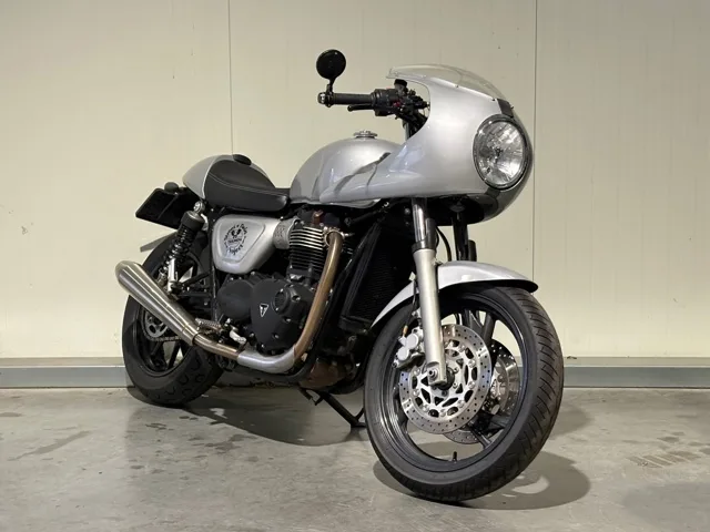 Triumph Street Twin ABS Café Racer (2018) — foto 1