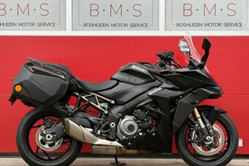 Suzuki GSX-S1000GT (2023)