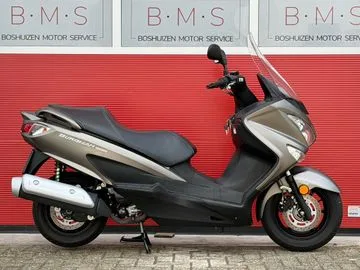 Suzuki Burgman 200 (2018) — foto 1