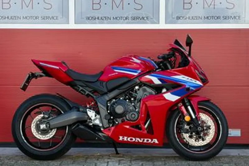 Honda CBR650R (2025)