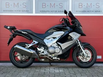 Honda VFR800 (2014) — foto 1