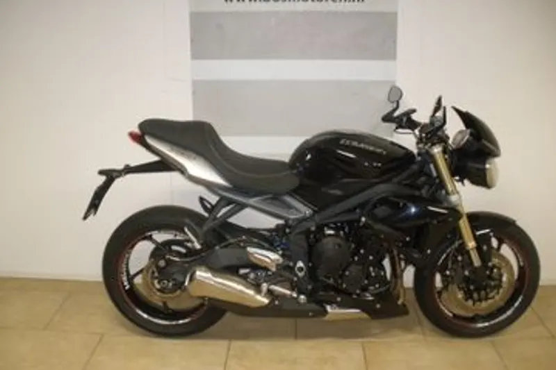 Triumph Street Triple (2015)