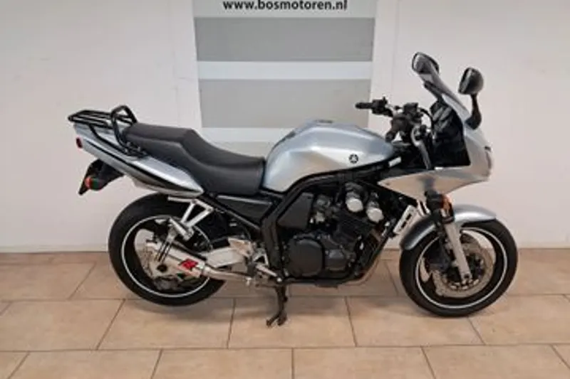 Yamaha FZS 600 Fazer (2003)