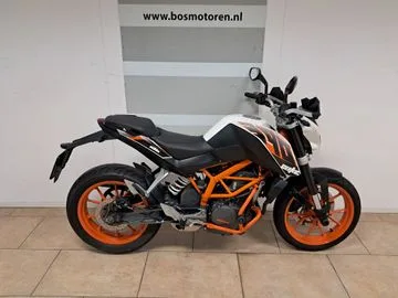 KTM 390 Duke (2015) — foto 1