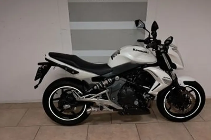 Kawasaki Er-6n (2011)